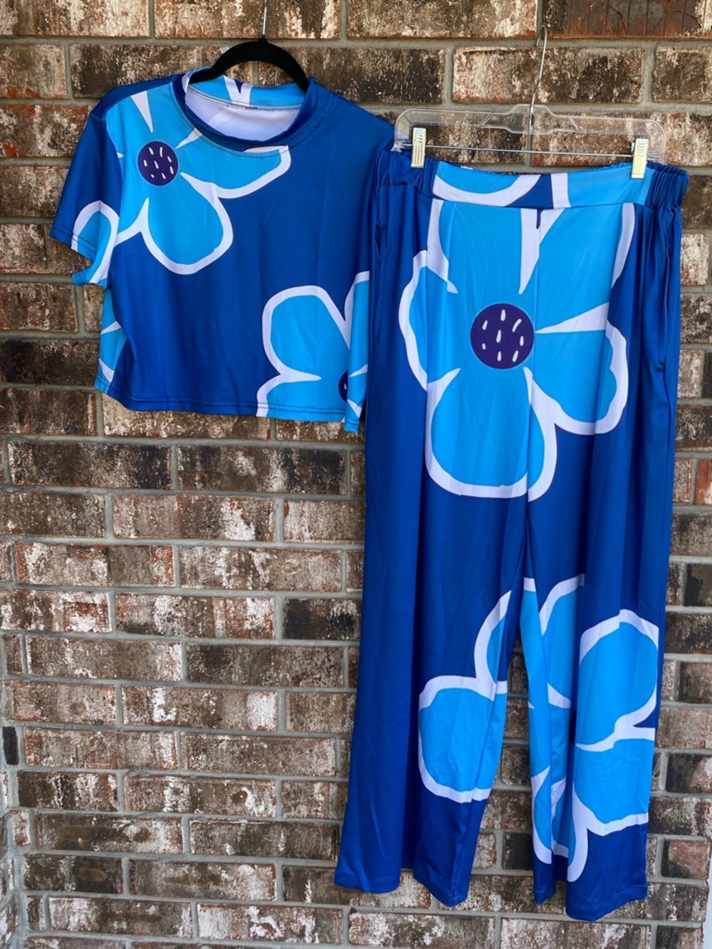 Blue Floral Wide-Leg Two-Piece Set - Women's - Picture 3 of 8